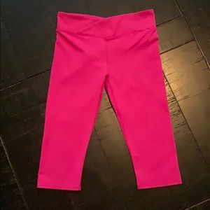 Fabletics Hot Pink Capri Leggings Size Small